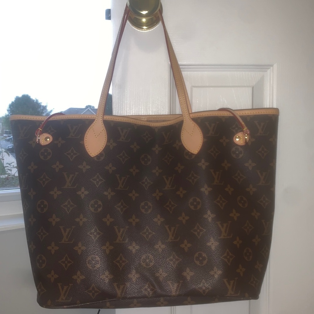 Louis Vuitton Neverfull Tote